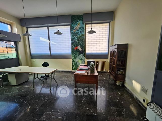 Ufficio in commerciale in Via Monte Ladino 30