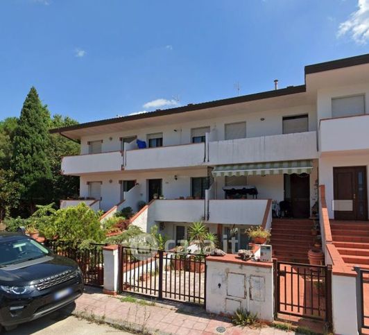 Casa indipendente in residenziale in Via Provinciale Lucchese 587