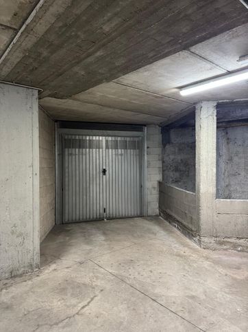 Garage/posto auto in residenziale in Via Giuseppe Rovani 56