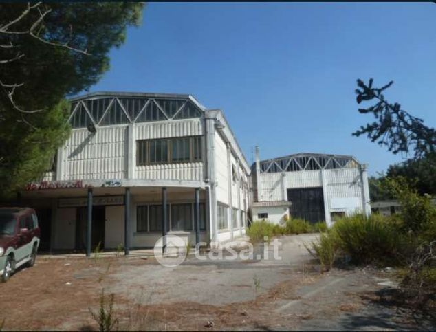 Capannone in commerciale in Via Colli San Paolo
