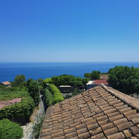 Casa indipendente in residenziale in Via Pianetto 4