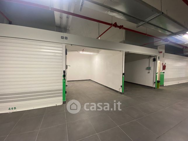 Box/posto auto in residenziale in Piazza Regina Margherita