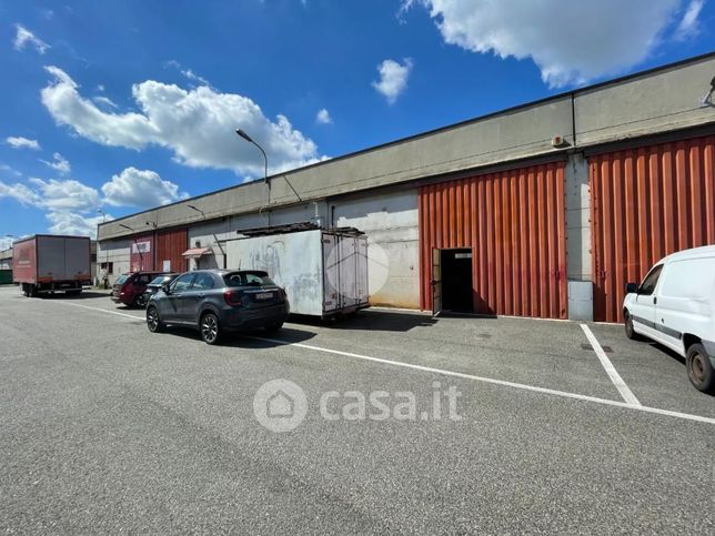 Capannone in commerciale in Via Luigi Cagnola 35