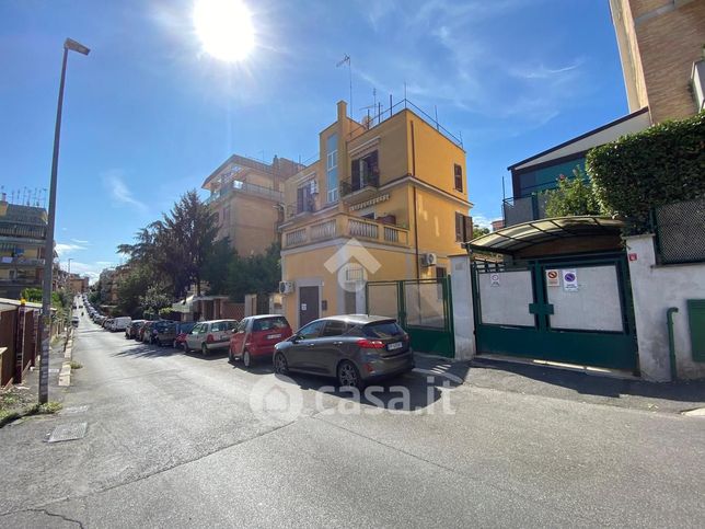 Garage/posto auto in residenziale in Via dei Cristofori 85