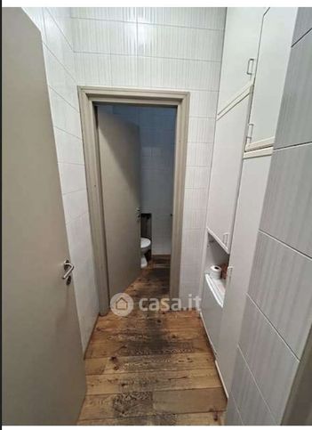 Ufficio in commerciale in Via Natale Morzenti 6
