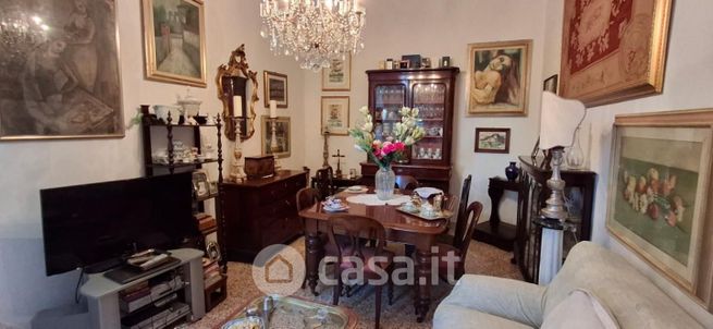 Villa in residenziale in 
