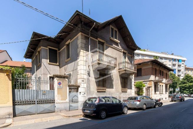 Ufficio in commerciale in Via Giovanni Migliara 18