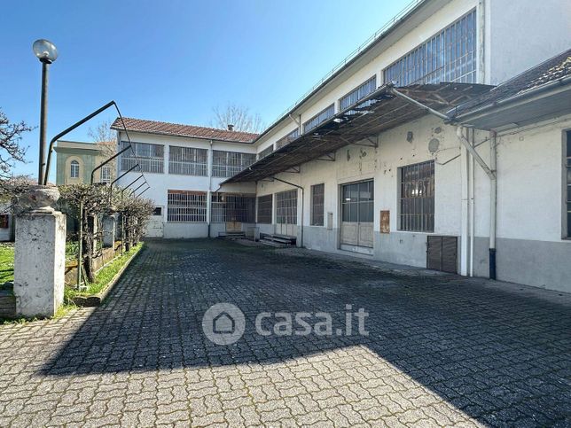 Capannone in commerciale in Via Guido Cavalcanti 7