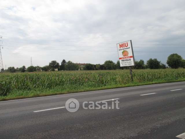Terreno agricolo in commerciale in Piazza Luciano Manara