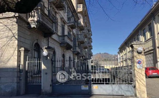 Box/posto auto in residenziale in Viale Mamiani 5
