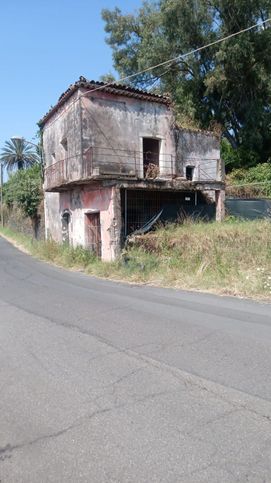 Casa indipendente in residenziale in Via del Santuario 13