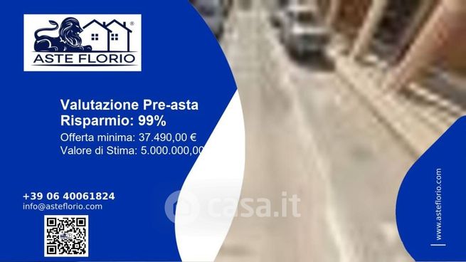 Ufficio in commerciale in Via Sarcidano 7