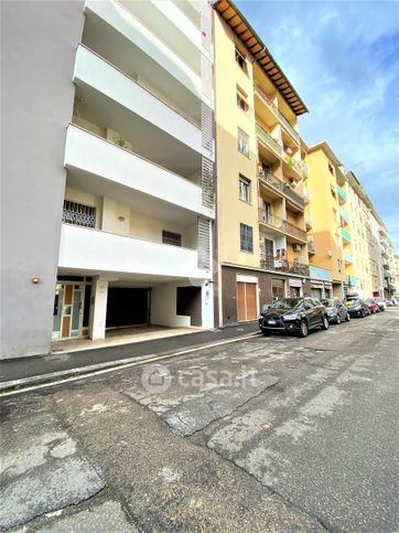 Box/posto auto in residenziale in Via Nicola Tagliaferri 5