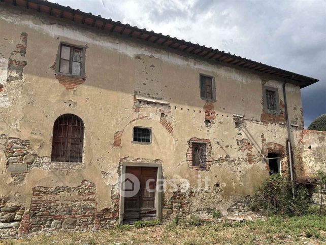 Rustico/casale in residenziale in Via Filippo Turati Montanino