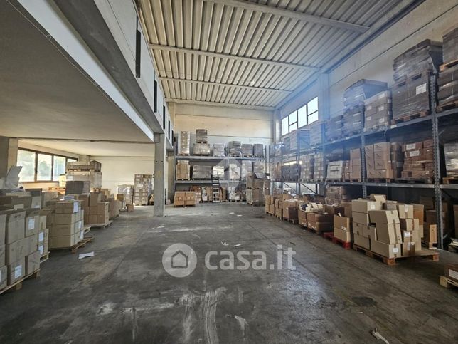 Capannone in commerciale in Via Giovanni XXIII