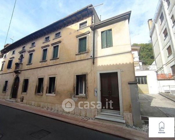 Casa indipendente in residenziale in Via Lorenzo da Ponte 54