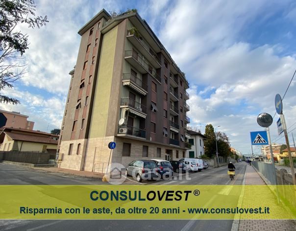 Ufficio in commerciale in Via Solferino 8