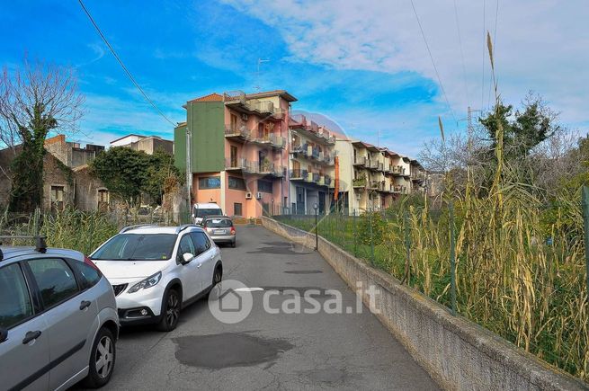 Garage/posto auto in residenziale in Via Sciarelle 144