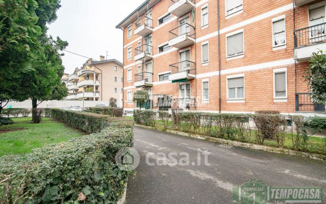 Appartamento in residenziale in Via Monza 11