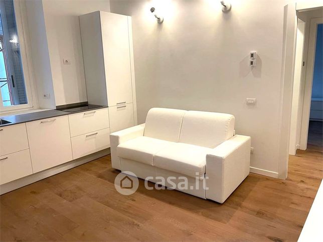 Appartamento in residenziale in Via Costanza 19