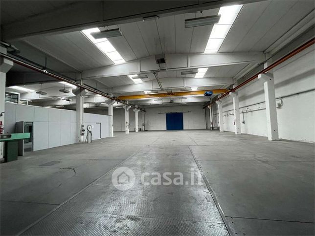 Capannone in commerciale in Via Ottorino Respighi