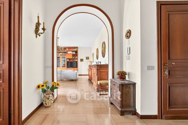 Appartamento in residenziale in Via Pastrengo 26