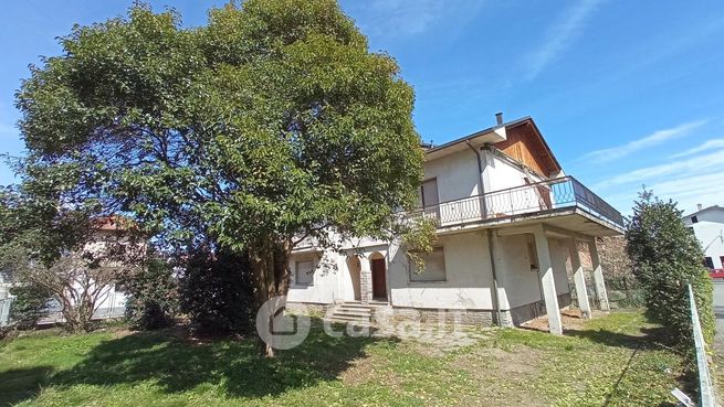Casa indipendente in residenziale in Vicolo Piovale 27