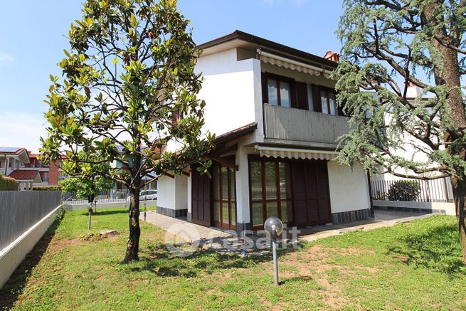 Villa in residenziale in Via Giacomo Puccini