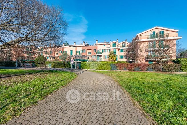 Appartamento in residenziale in Via Monviso 10