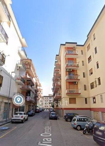 Box/posto auto in residenziale in Via Oreste Petrillo 30