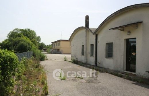 Capannone in commerciale in Via Don Minzoni