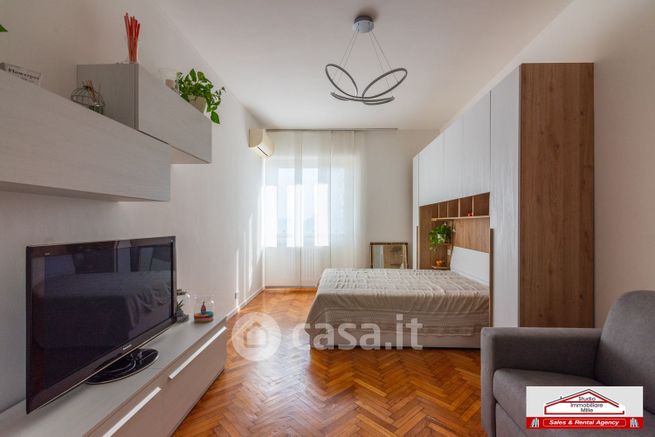 Appartamento in residenziale in Via Lorenteggio 57