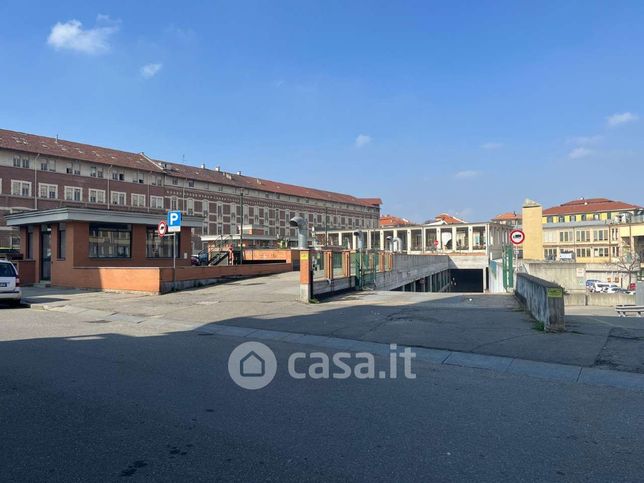 Box/posto auto in residenziale in Via Envie