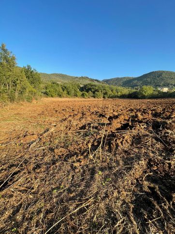 Terreno agricolo in commerciale in 