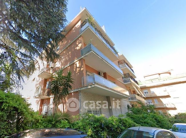 Appartamento in residenziale in Via Bernardo Blumenstihl 71