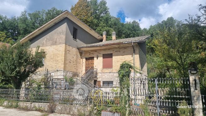 Casa indipendente in residenziale in Viale Europa