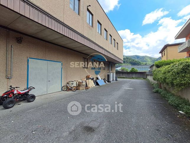 Capannone in commerciale in Via Enrico Fermi