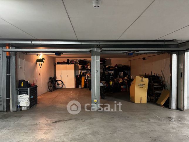 Garage/posto auto in residenziale in Via Leone XIII 18