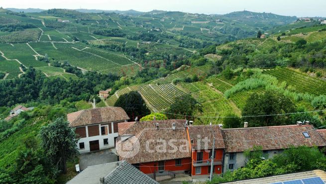 Casa indipendente in residenziale in Frazione Valdivilla 10