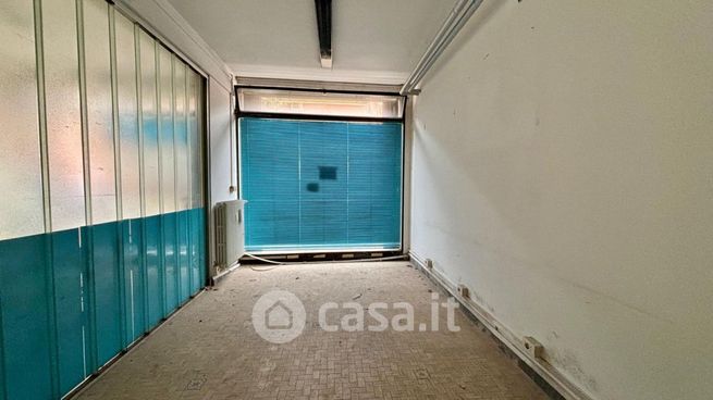 Garage/posto auto in residenziale in Via Edmondo De Amicis