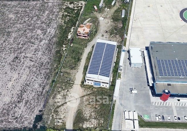 Capannone in commerciale in Strada Statale 16 Adriatica