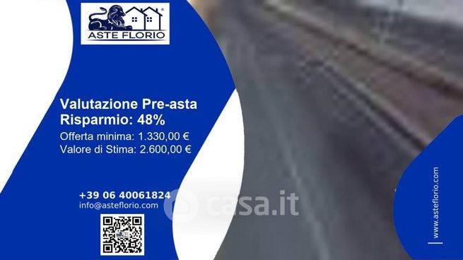 Box/posto auto in residenziale in Via Bra