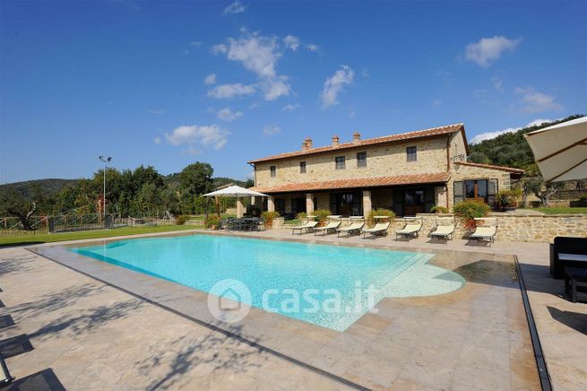 Rustico/casale in residenziale in 