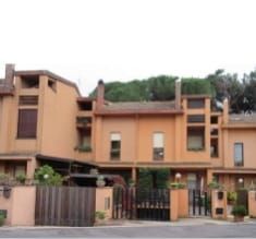 Villetta a schiera in residenziale in Via Arquà Petrarca 21