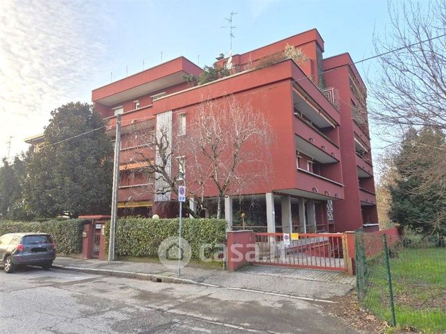 Capannone in commerciale in Via Montelungo 6