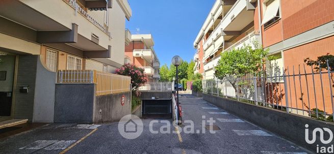Box/posto auto in residenziale in Via Amerigo Vespucci 6