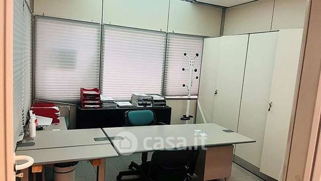 Ufficio in commerciale in Via de Barberi