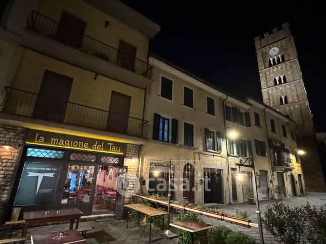 Attivitã /licenza (con o senza mura) in commerciale in Piazza Bettino Ricasoli 7