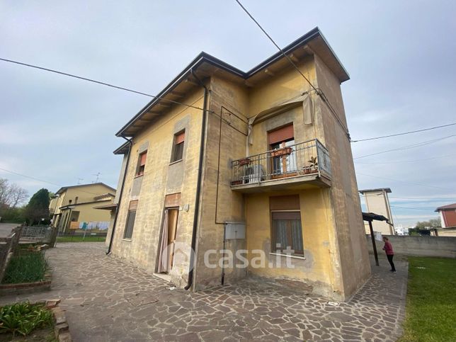 Casa indipendente in residenziale in Via G. B. Vicini 4