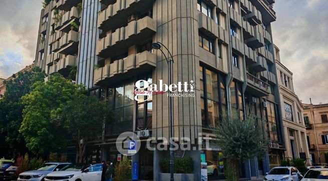 Ufficio in commerciale in Via NicolÃ² Garzilli 47